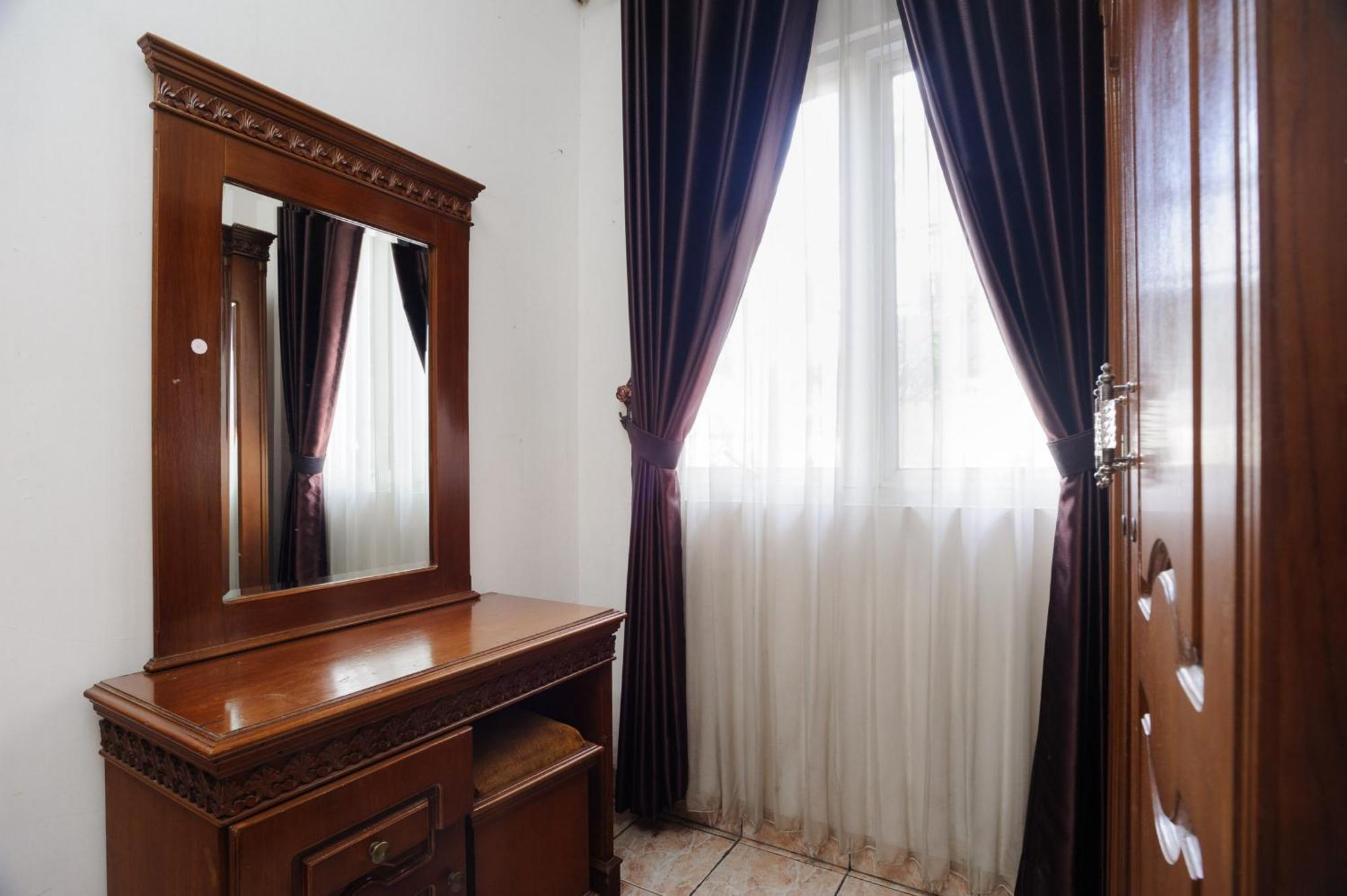 โอโย 3133 วิสมา ยัมปิ ชาเรียะฮ์ Hotel จาการ์ตา ภายนอก รูปภาพ