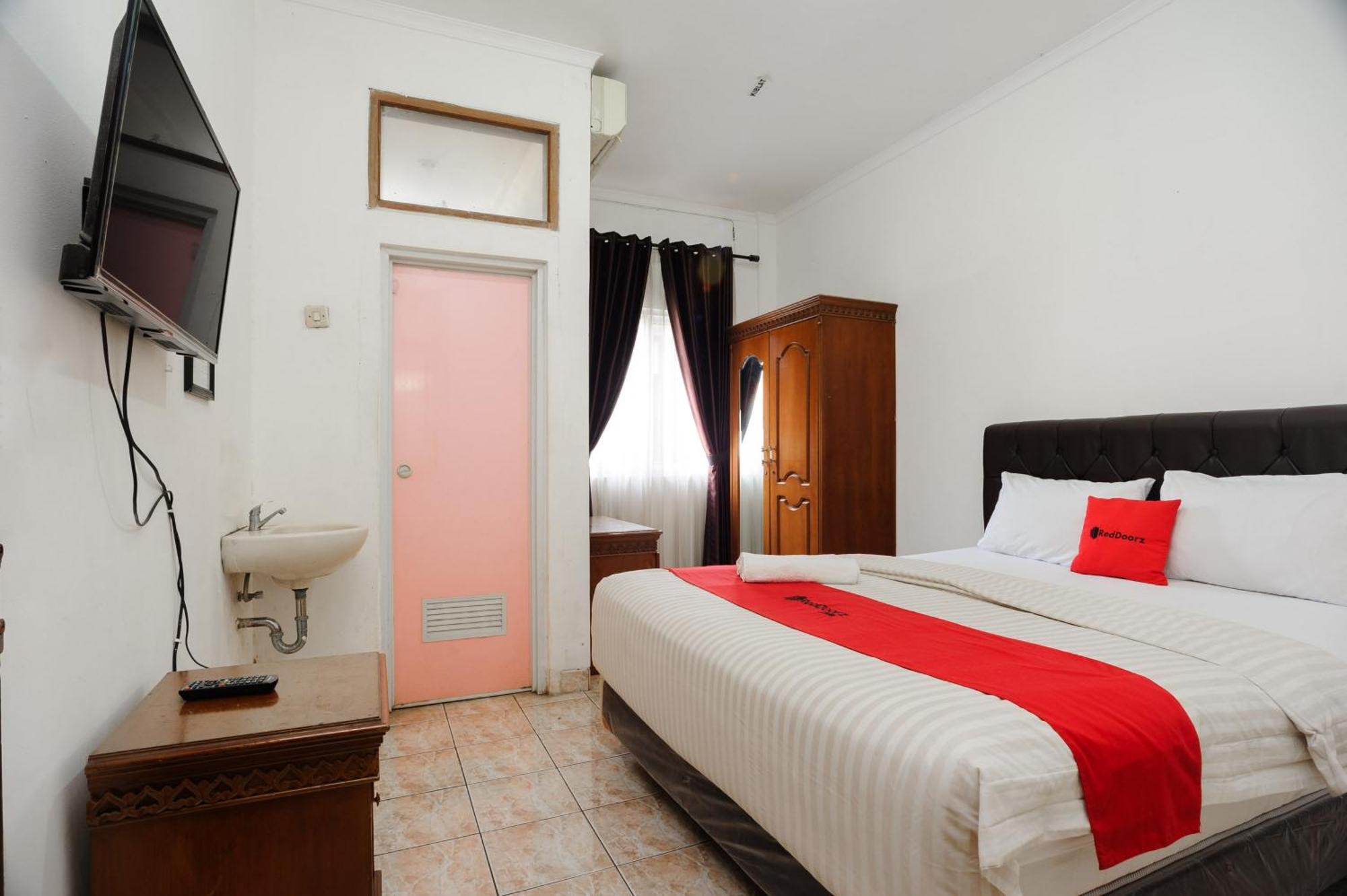 โอโย 3133 วิสมา ยัมปิ ชาเรียะฮ์ Hotel จาการ์ตา ภายนอก รูปภาพ